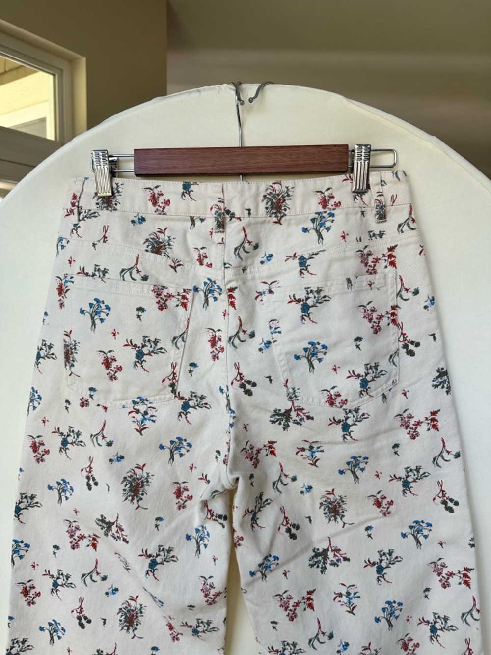 Brixton Margo Cropped Wide Leg Pants in White Cap Flower Print - Picture 3 of 4